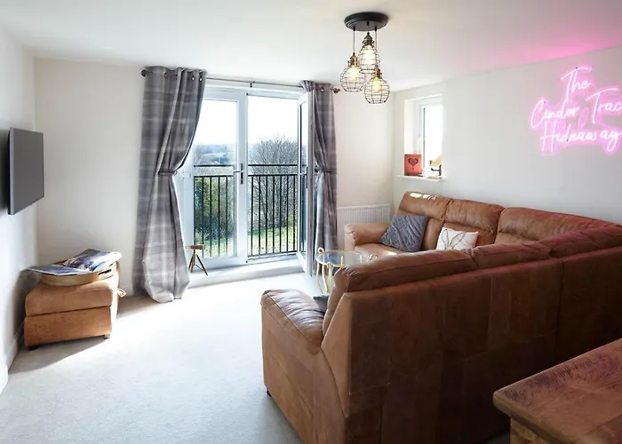Host & Stay - The Cinder Track Hideaway